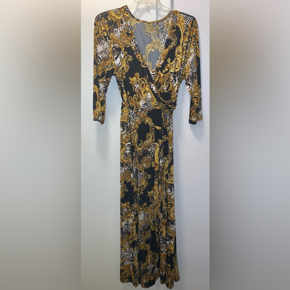Maxi dress. Sash tie waist. 3/4 sleeve.